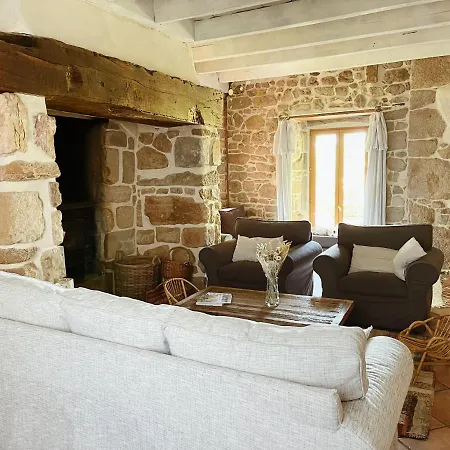 Ferienhaus L'ancien Relais De Poste*** Saint-Dier-dʼAuvergne