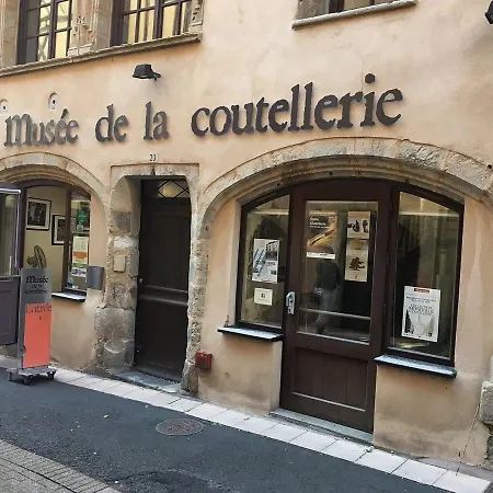 L'ancien Relais De Poste*** *