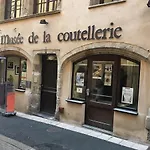 L'ancien Relais De Poste*** *