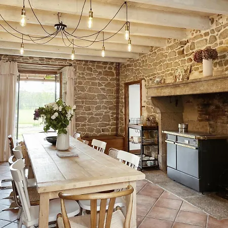 Casa de Férias L'ancien Relais De Poste*** Saint-Dier-dʼAuvergne