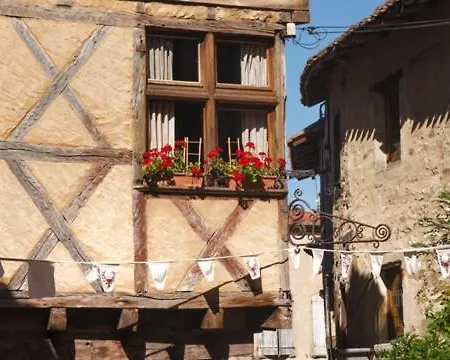 Casa de Férias L'ancien Relais De Poste*** Saint-Dier-dʼAuvergne