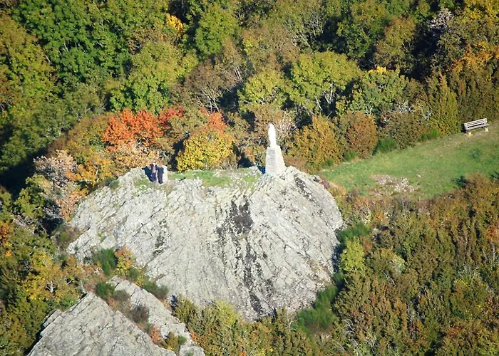 L'ancien Relais De Poste*** Saint-Dier-dʼAuvergne