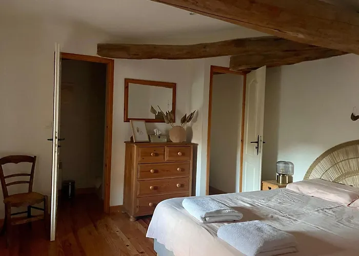 L'ancien Relais De Poste*** * Saint-Dier-dʼAuvergne