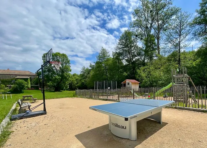 Сasa de vacaciones L'ancien Relais De Poste*** Saint-Dier-dʼAuvergne
